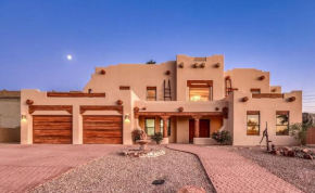 Gorgeous 6-bedroom Hacienda, Lake Views, Pool!